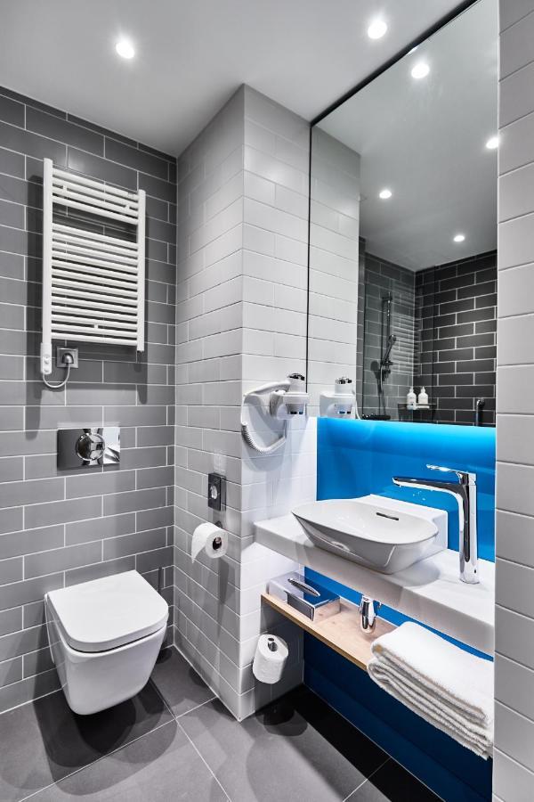 Express - - The Hub By Ihg